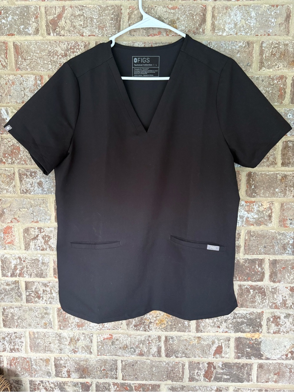 FIGS Casma Three-Pocket Black V-Neck Scrub Top FW1100 Womens Large